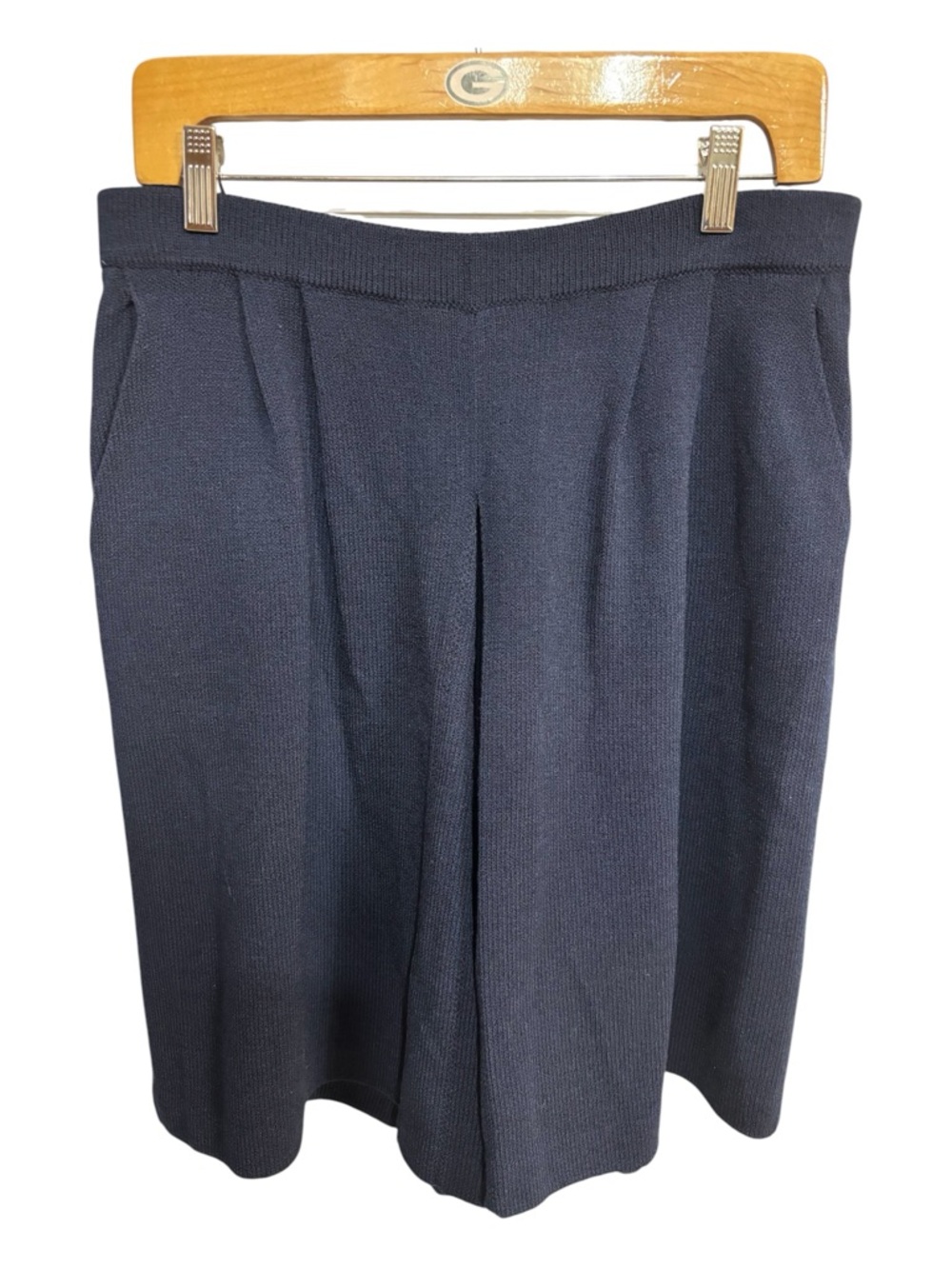 NWOT St. John Basics Pleated Santana Knit Navy Culottes Shorts Sz 12
